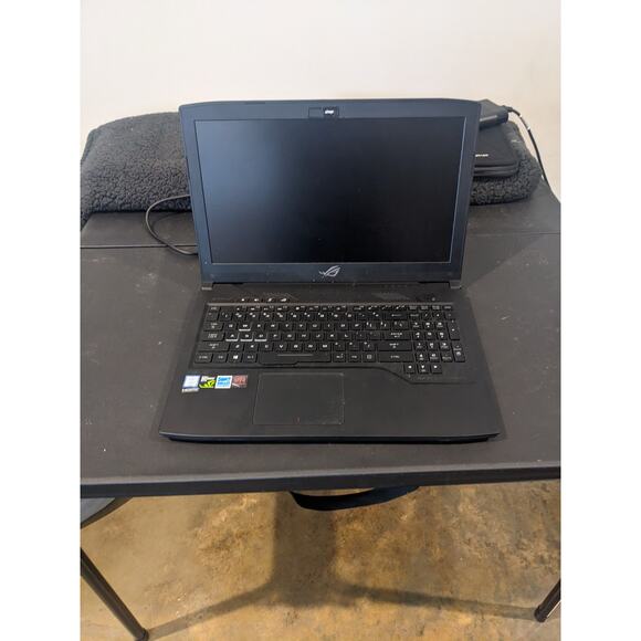 Gaming Laptop and Monitor Bundle for Dual Screen Setup - Picture 8 of 10